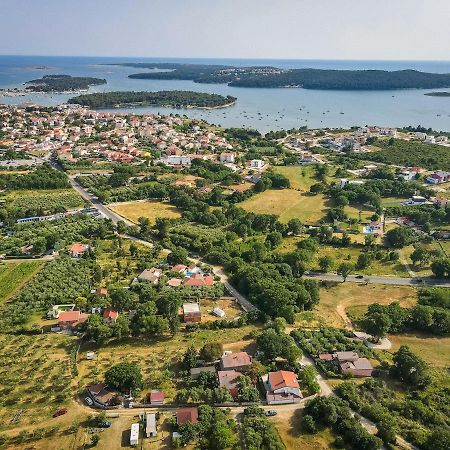 Relaxing Holiday House With Terrace Sea View Медулин Экстерьер фото
