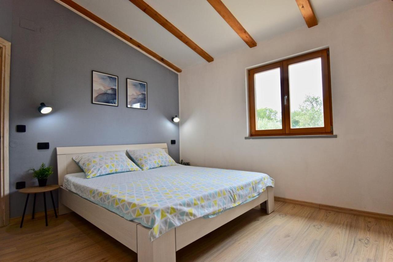 Relaxing Holiday House With Terrace Sea View Медулин Экстерьер фото