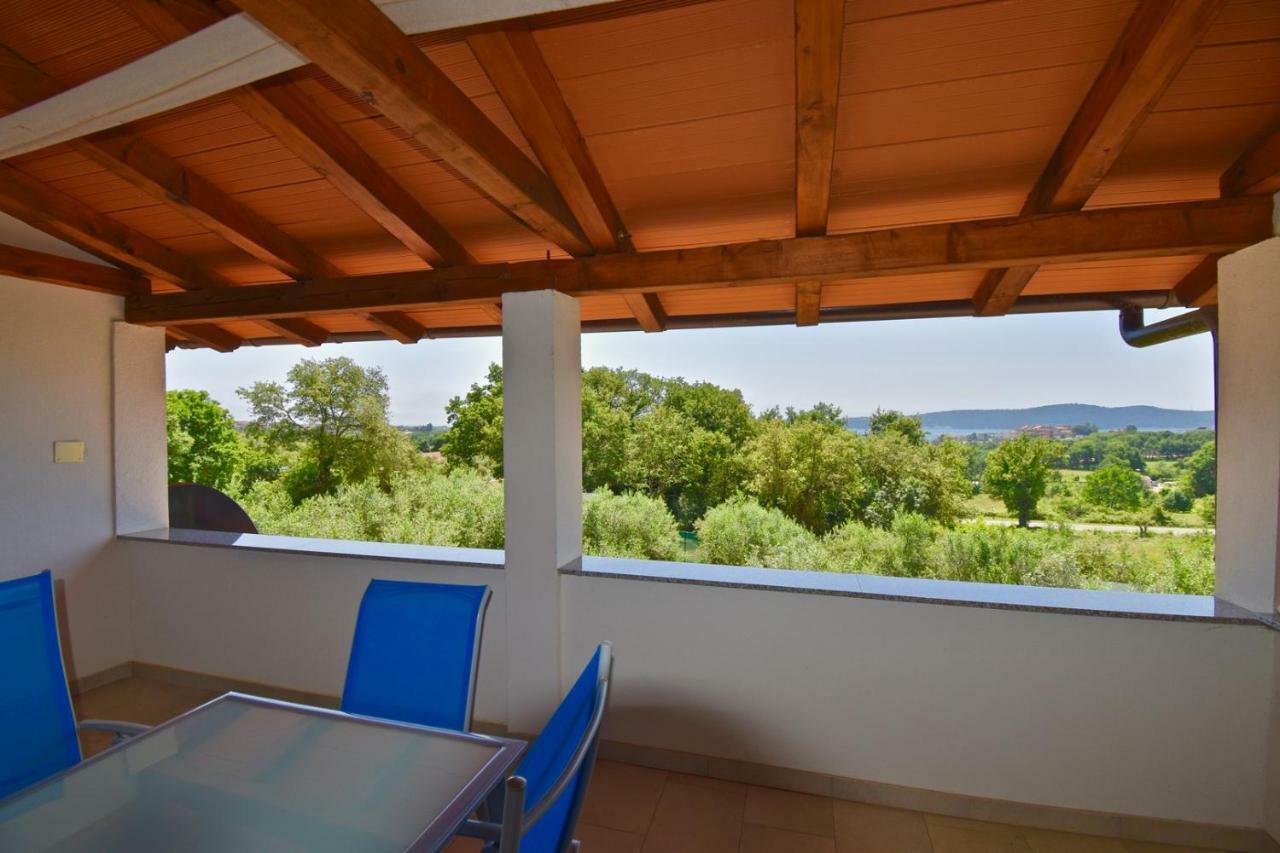Relaxing Holiday House With Terrace Sea View Медулин Экстерьер фото