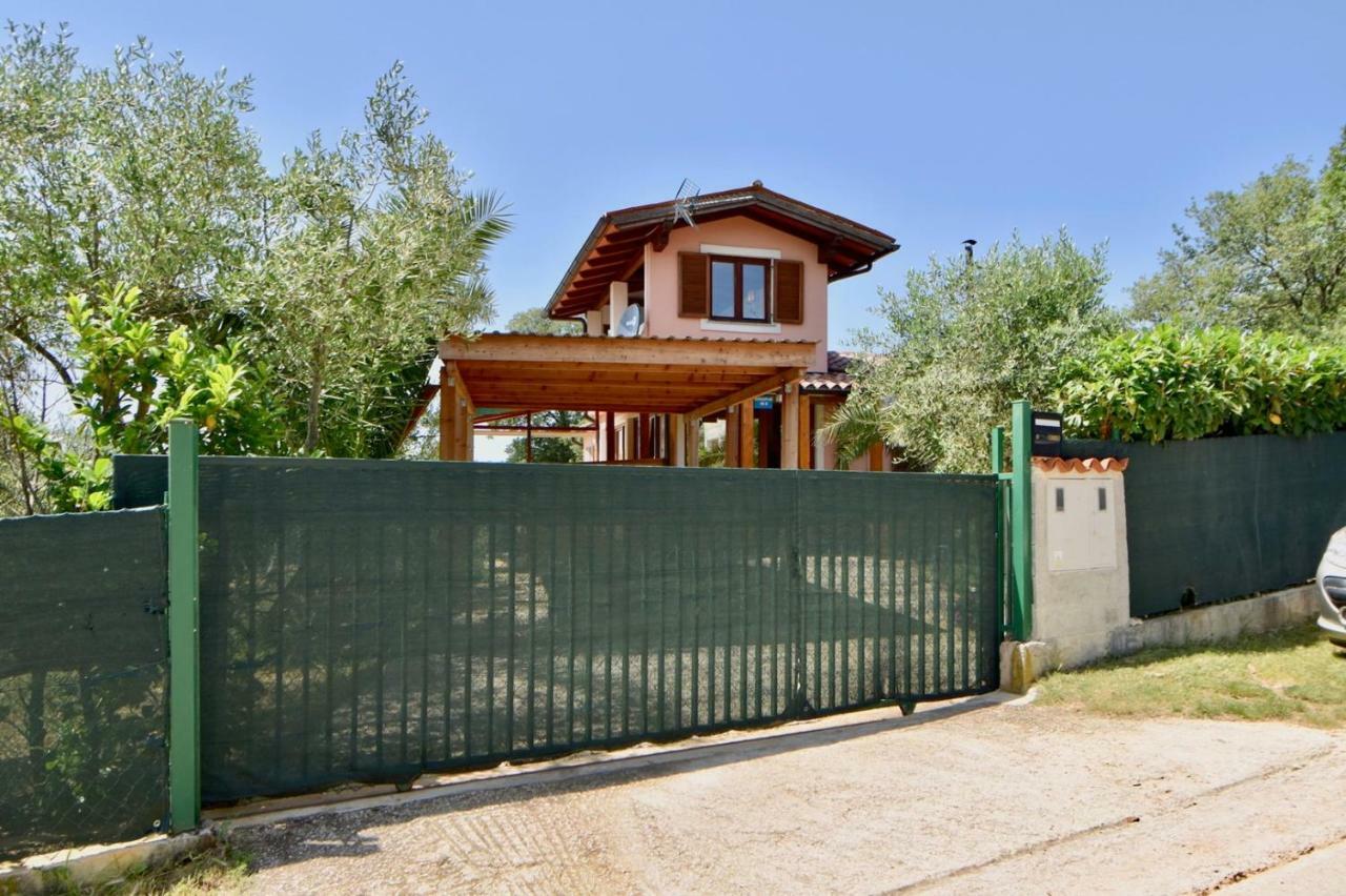 Relaxing Holiday House With Terrace Sea View Медулин Экстерьер фото